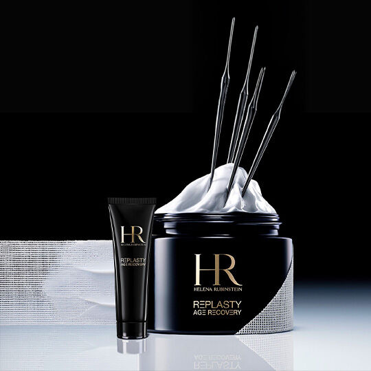 Helena Rubinstein Re-Plasty Body set met klinische bandage textuur.​